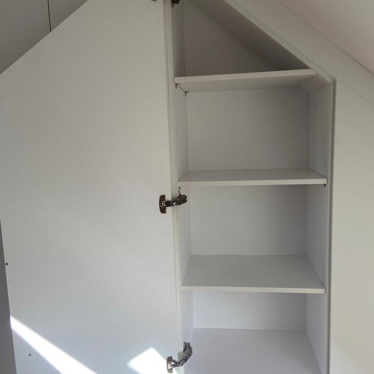 Einbauschrank nach Maß mit Fächern