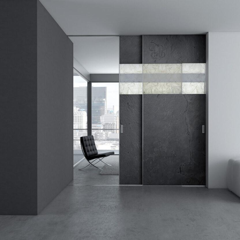 Schiebetüren in grau in Wohnbereich vor Büro