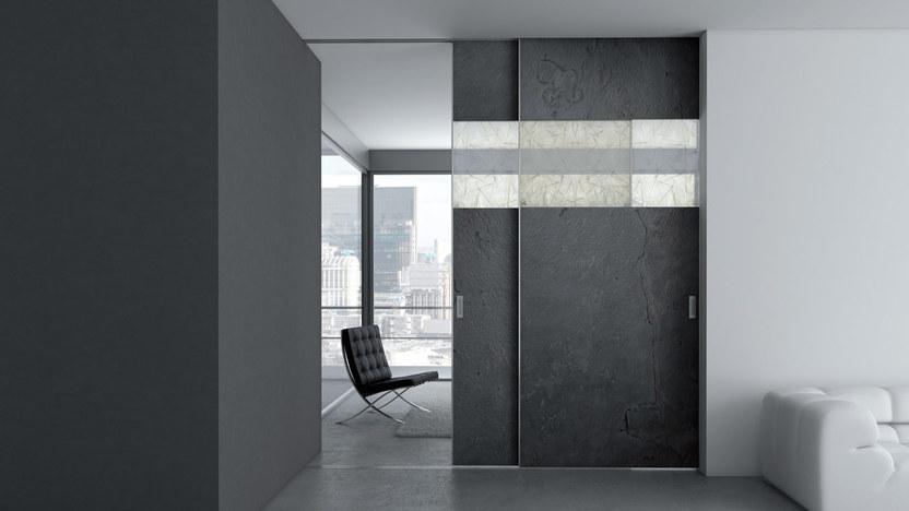 Schiebetüren in grau in Wohnbereich vor Büro